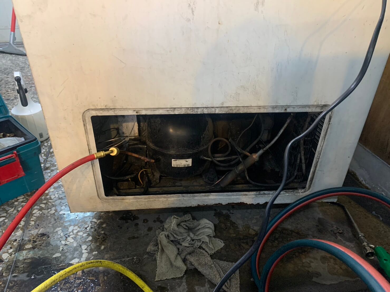 [立刻修案例]李嬤嬤店中冰櫃老舊突然壞掉需要搶修的第2張圖片